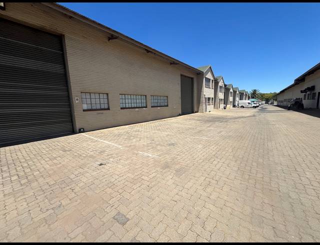 909M² WAREHOUSE TO LET IN KYA SANDS